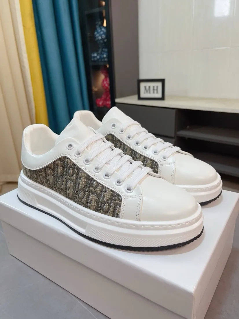 Ex-factory price 400🌹🌹【Dior】Best-selling model, world premiere on official website🔝High-end brand of men's shoes, latest series on official website: The upper is made of imported cowhide with specially designed fabrics➕Mesh breathable lining. Make walking more convenient and comfortable! Compared with the official quality, Midea’s 1:1 replica. Create a fashionable personality to set off your uniqueness! A must-have for trendy men! Classic style. Men's sizes: 38-44.